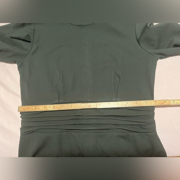 Elegant Dark Green Maxi Dress with Statement Balloon Sleeves, size medium - Picture 10 of 10